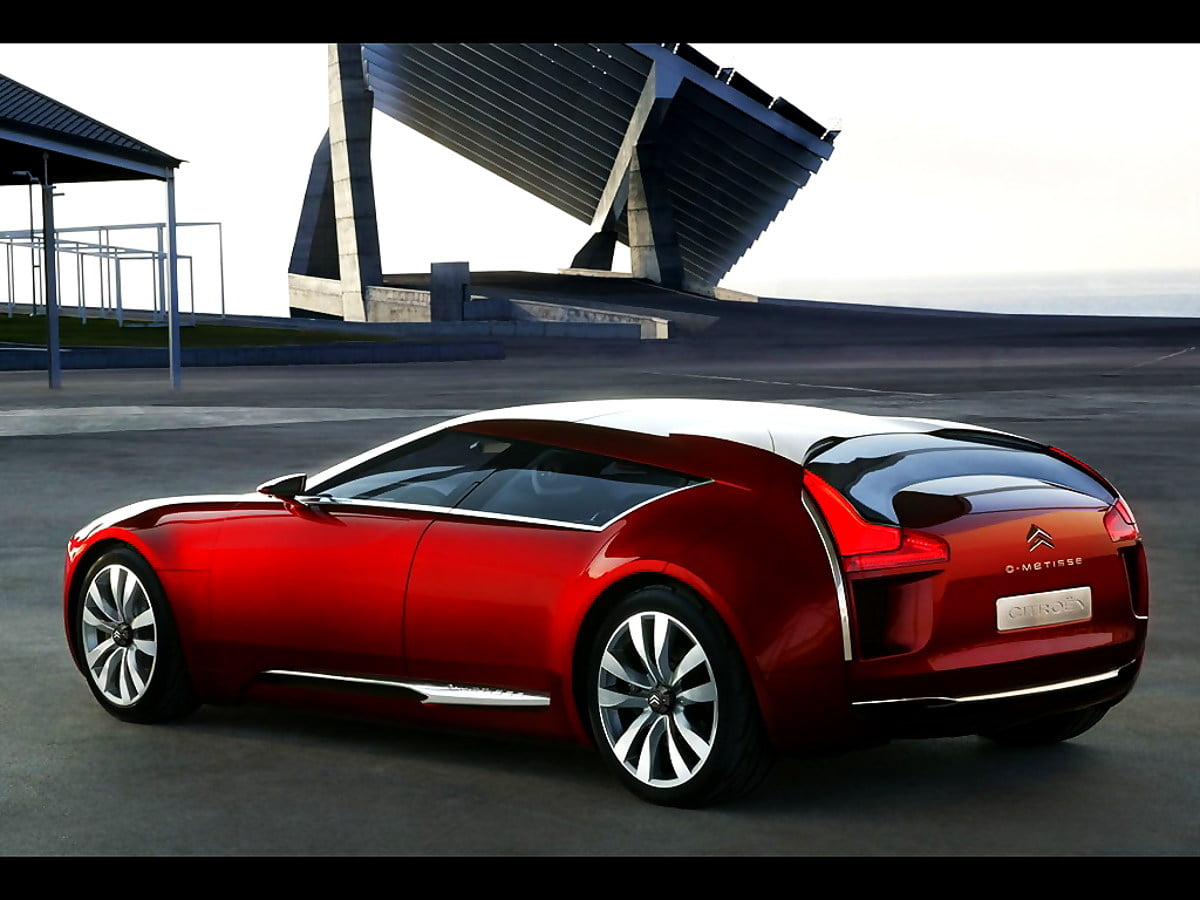 Czerwony samochód / tapeta na pulpit (1024x768)