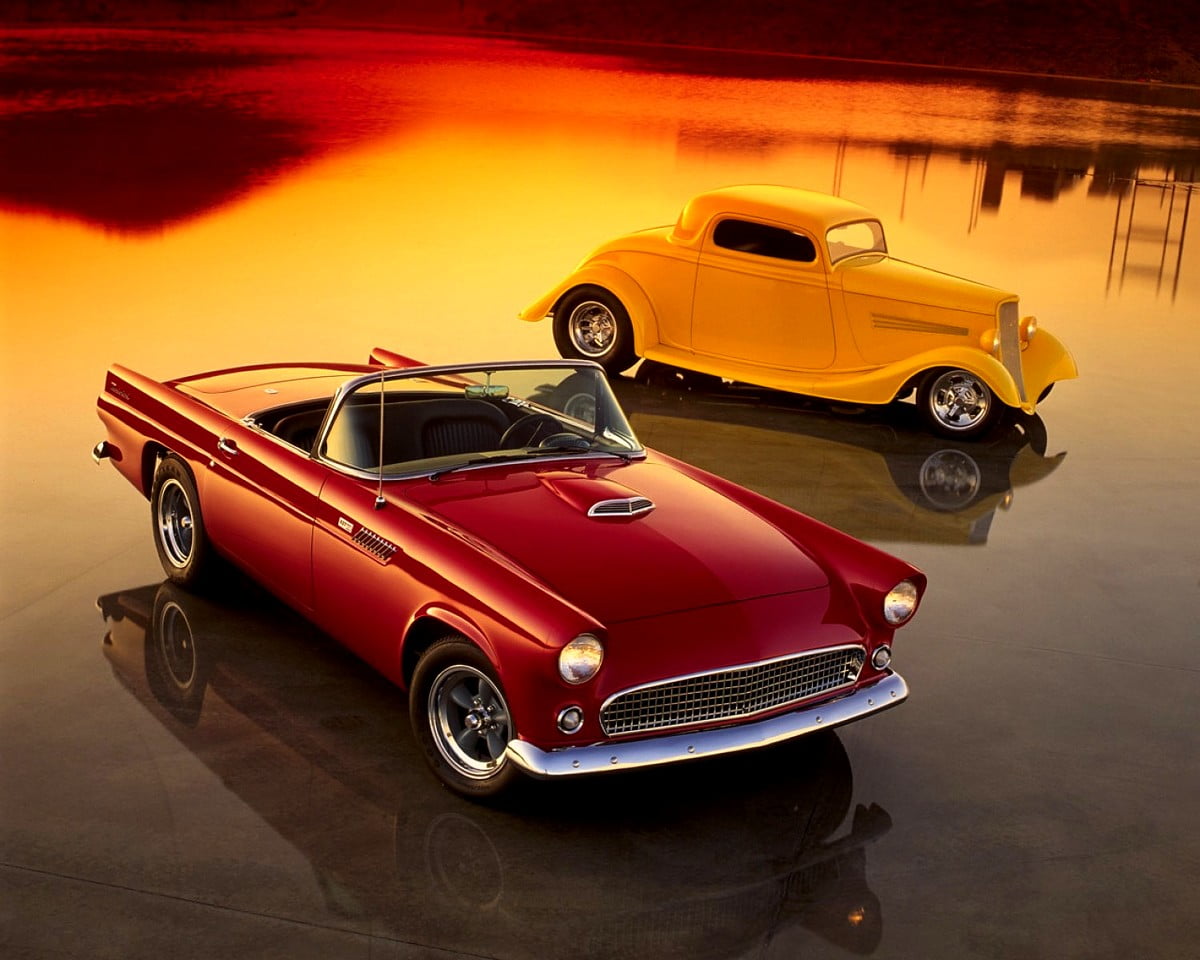 Czerwony samochód : tapeta na pulpit